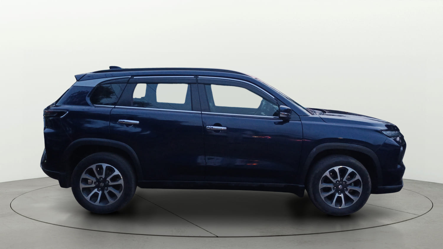 Used 2022 Maruti Suzuki Grand Vitara Alpha Smart Hybrid AT Petrol Automatic exterior RIGHT SIDE VIEW