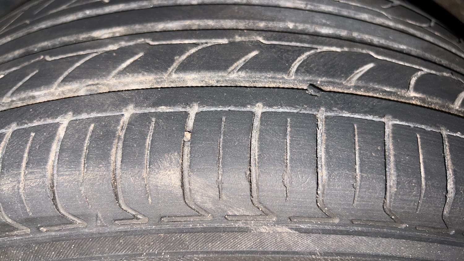 Used 2019 hyundai Venue SX 1.0 Turbo Petrol Petrol Manual tyres LEFT FRONT TYRE TREAD VIEW