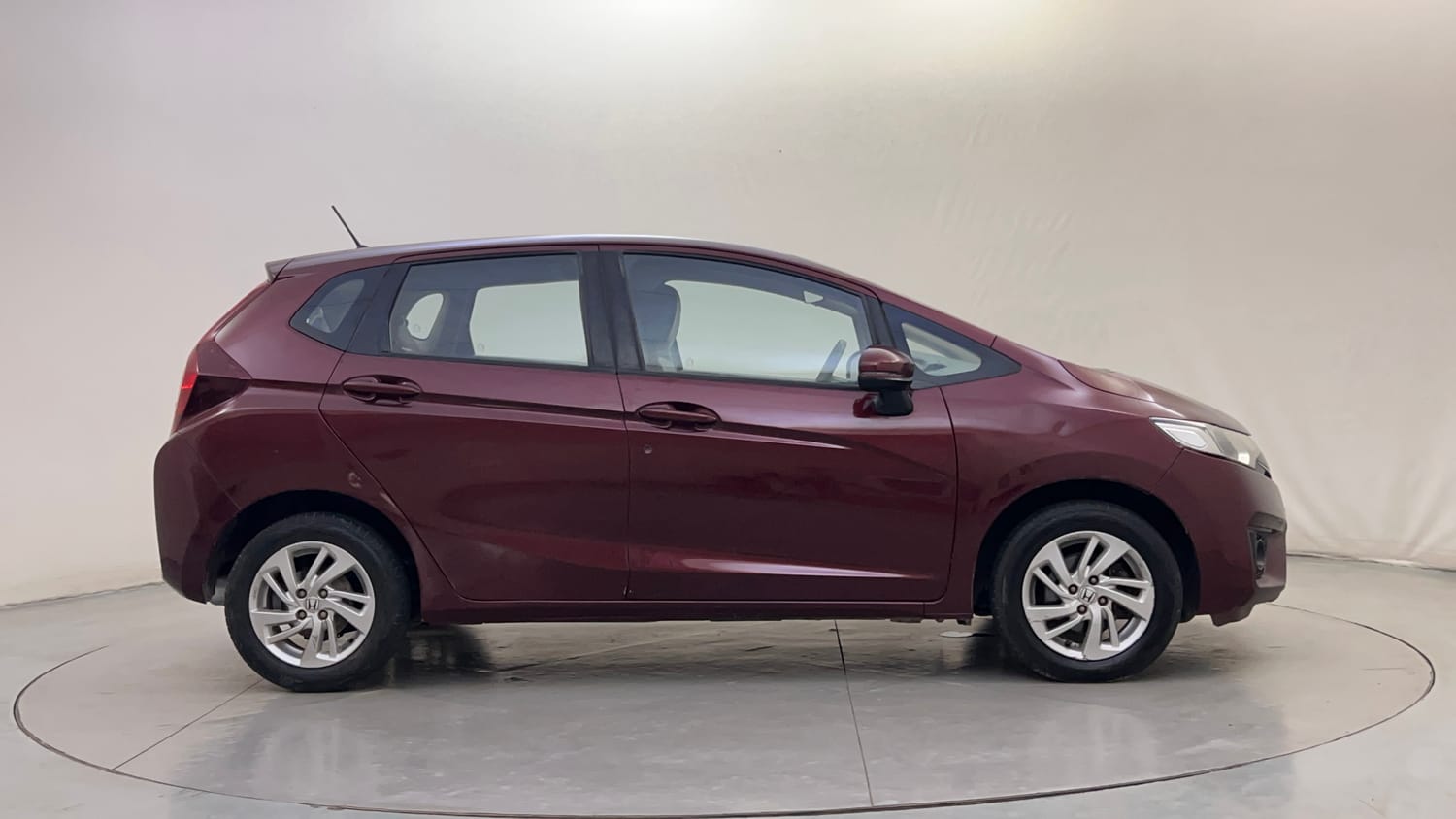 Used 2015 Honda Jazz V Petrol Petrol Manual exterior RIGHT SIDE VIEW