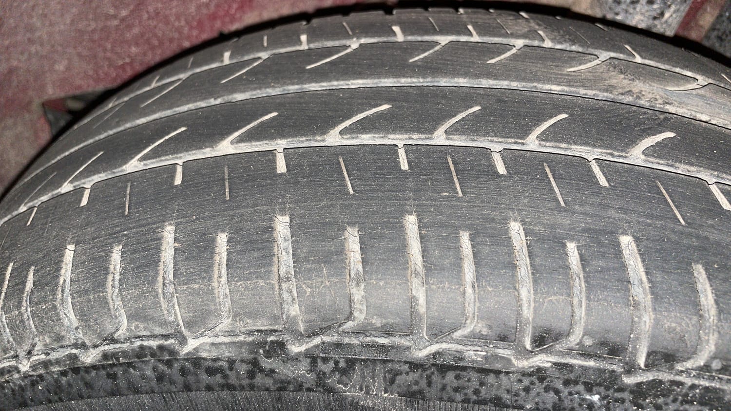 Used 2015 Hyundai Elite i20 Magna 1.2 Petrol Manual tyres LEFT REAR TYRE TREAD VIEW