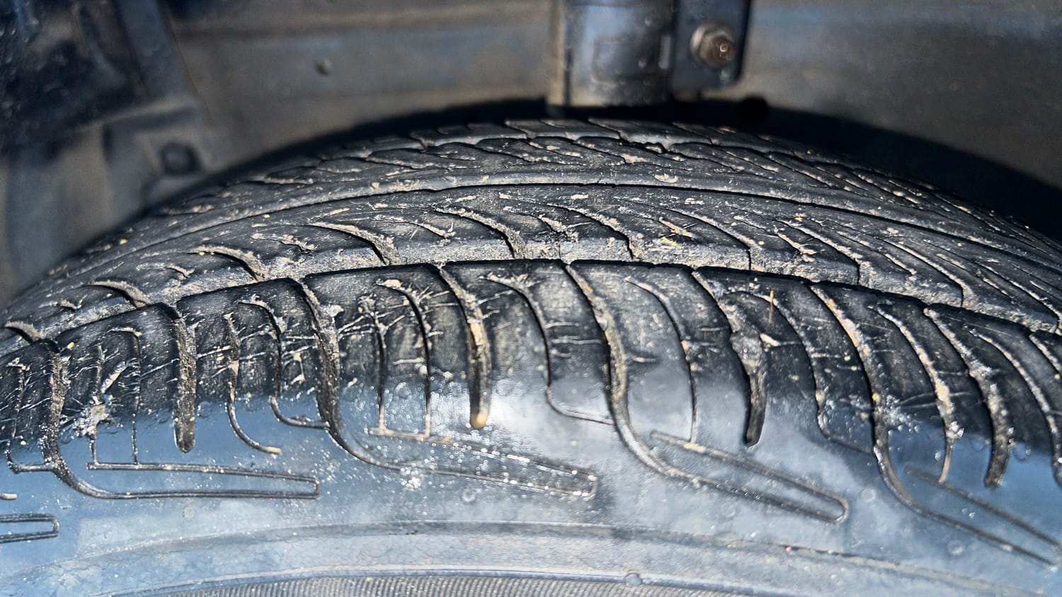 Used 2012 Maruti Suzuki Swift VXi Petrol Manual tyres LEFT FRONT TYRE TREAD VIEW