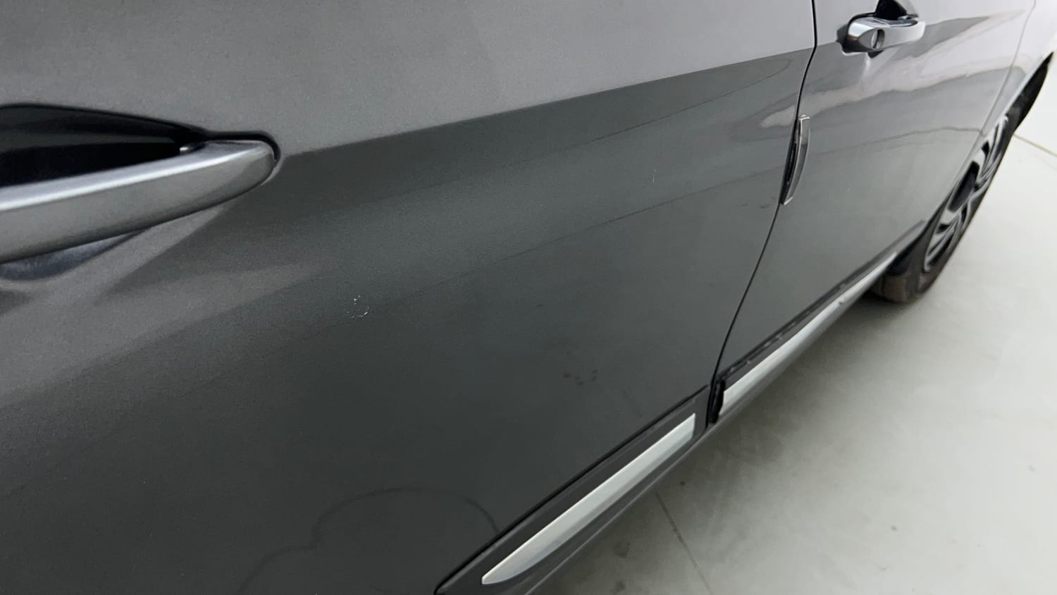 Used 2024 Tata Tiago XTA Petrol Automatic dents MINOR SCRATCH