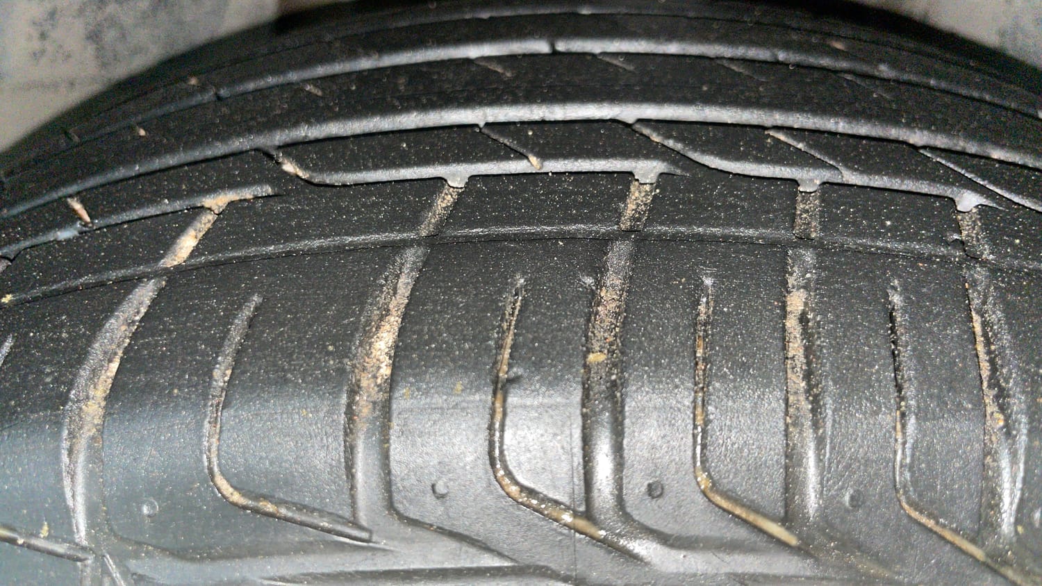 Used 2021 Tata Nexon XZA Plus (O) Diesel Diesel Automatic tyres RIGHT FRONT TYRE TREAD VIEW