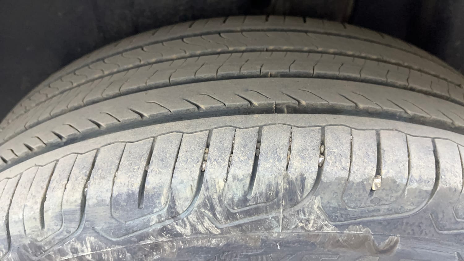 Used 2025 Skoda Kylaq Classic Petrol Manual tyres LEFT REAR TYRE TREAD VIEW