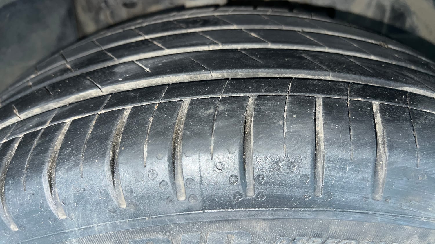Used 2024 Tata Curvv Accomplished Plus A 1.5 Kryojet Diesel 6MT Diesel Manual tyres RIGHT FRONT TYRE TREAD VIEW