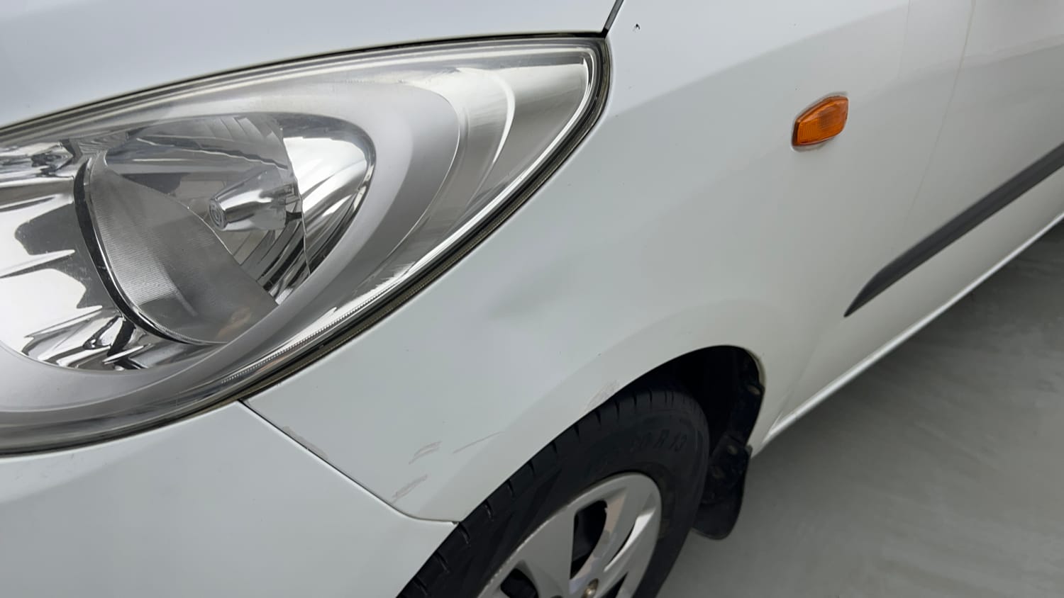 Used 2013 Hyundai i10 Magna 1.1 iRDE2 Petrol Manual dents MINOR SCRATCH