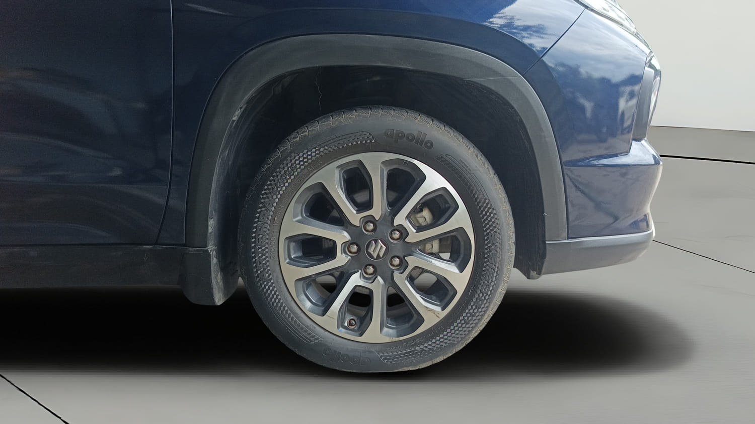 Used 2022 Maruti Suzuki Grand Vitara Alpha Smart Hybrid AT Petrol Automatic tyres RIGHT FRONT TYRE RIM VIEW