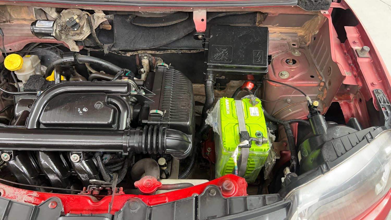 Used 2016 Renault Kwid RXT Petrol Manual engine ENGINE LEFT SIDE VIEW