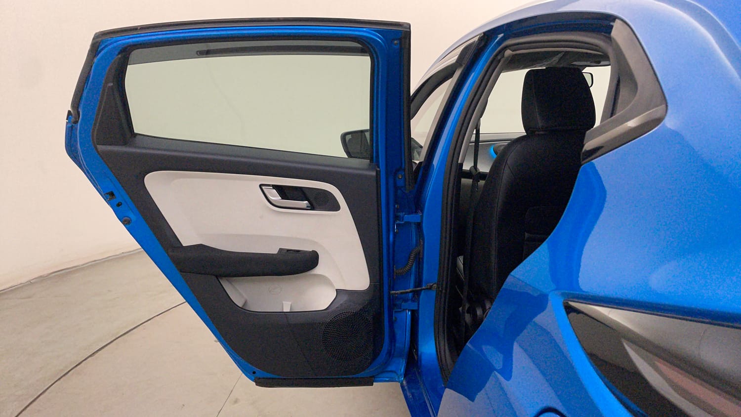 Used 2022 Tata Altroz XZ Plus Petrol Petrol Manual interior LEFT REAR DOOR OPEN VIEW