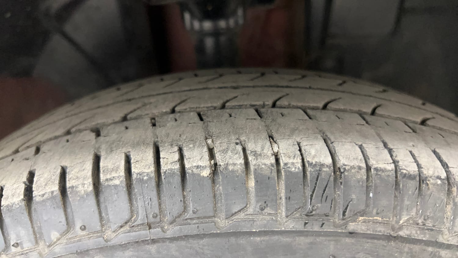 Used 2016 Renault Kwid RXT Petrol Manual tyres RIGHT FRONT TYRE TREAD VIEW