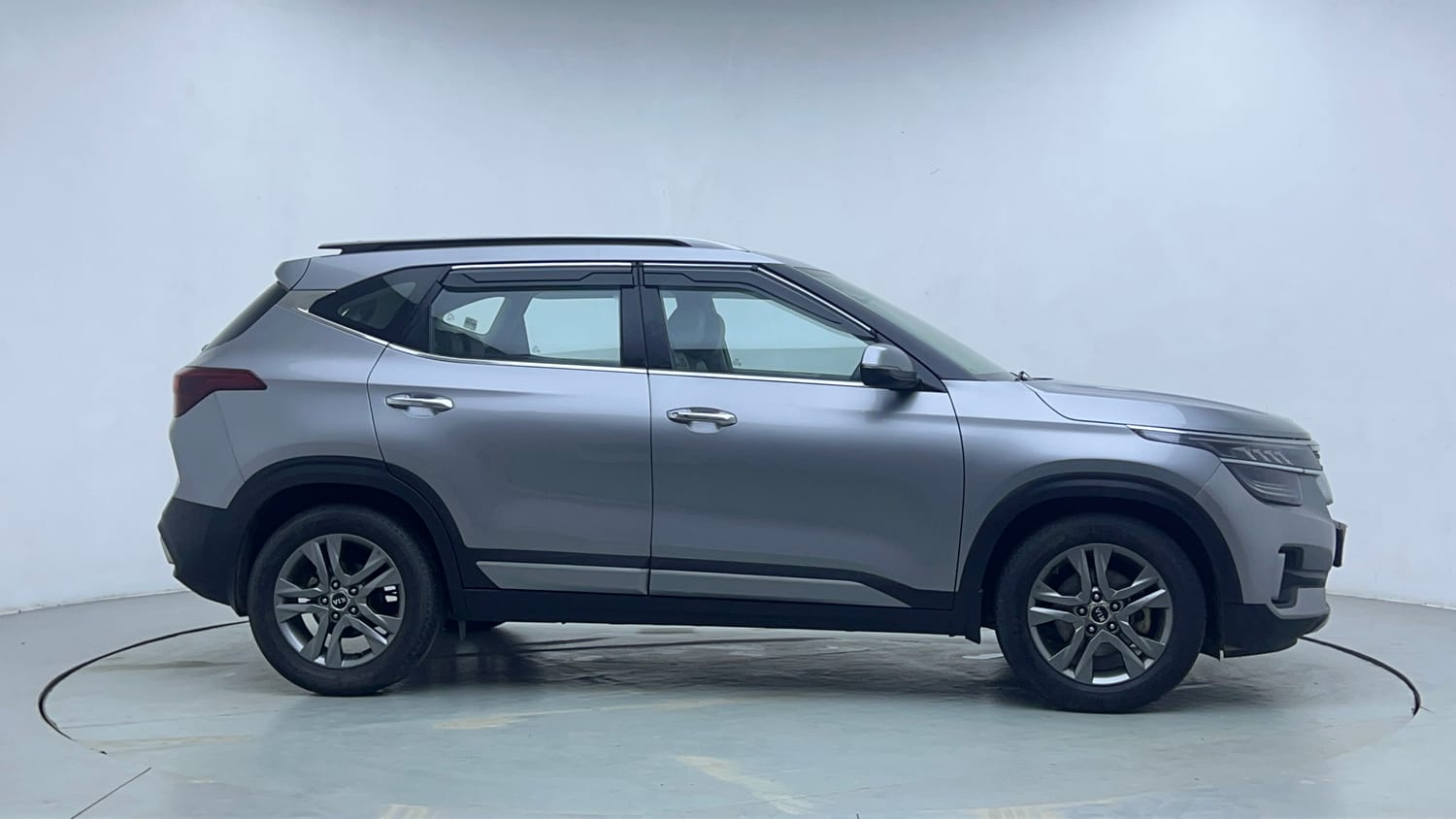 Used 2021 Kia Seltos HTX 1.5 Petrol Manual exterior RIGHT SIDE VIEW