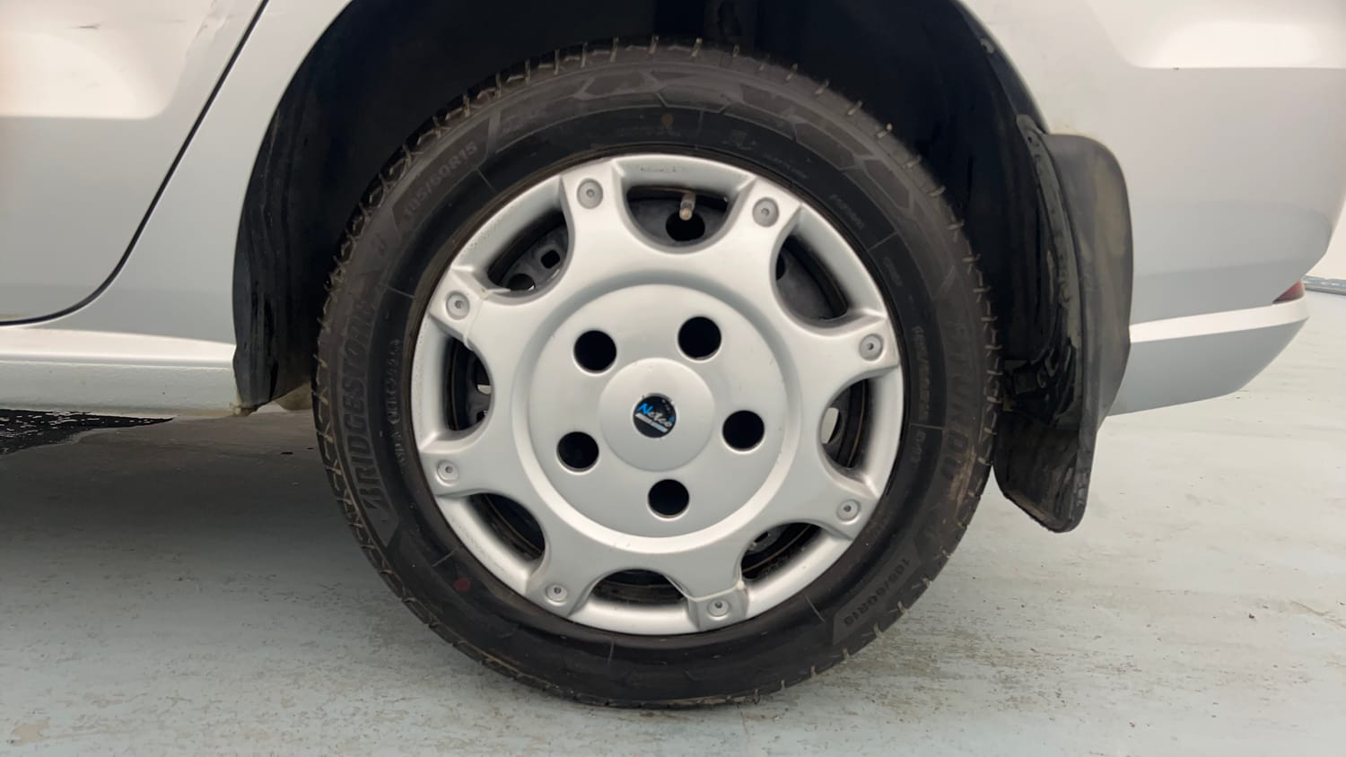 Used 2019 Volkswagen Ameo Comfortline 1.0L (P) Petrol Manual tyres LEFT REAR TYRE RIM VIEW