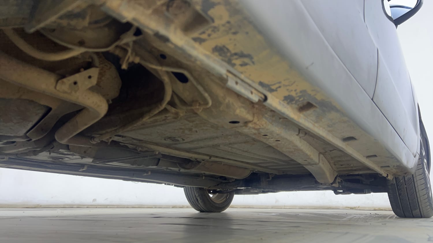 Used 2021 Maruti Suzuki Baleno Zeta Petrol Manual extra REAR RIGHT UNDERBODY VIEW