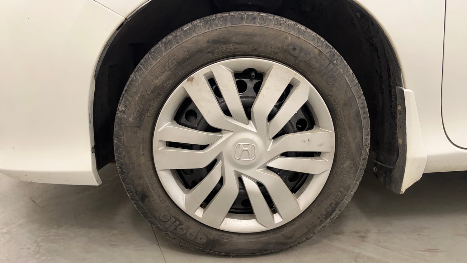 Used 2016 Honda City SV Diesel Diesel Manual tyres LEFT FRONT TYRE RIM VIEW