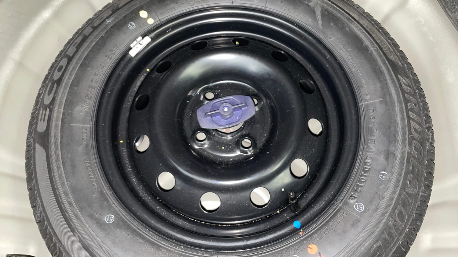 Used 2023 Maruti Suzuki Swift VXi Petrol Manual tyres SPARE TYRE VIEW