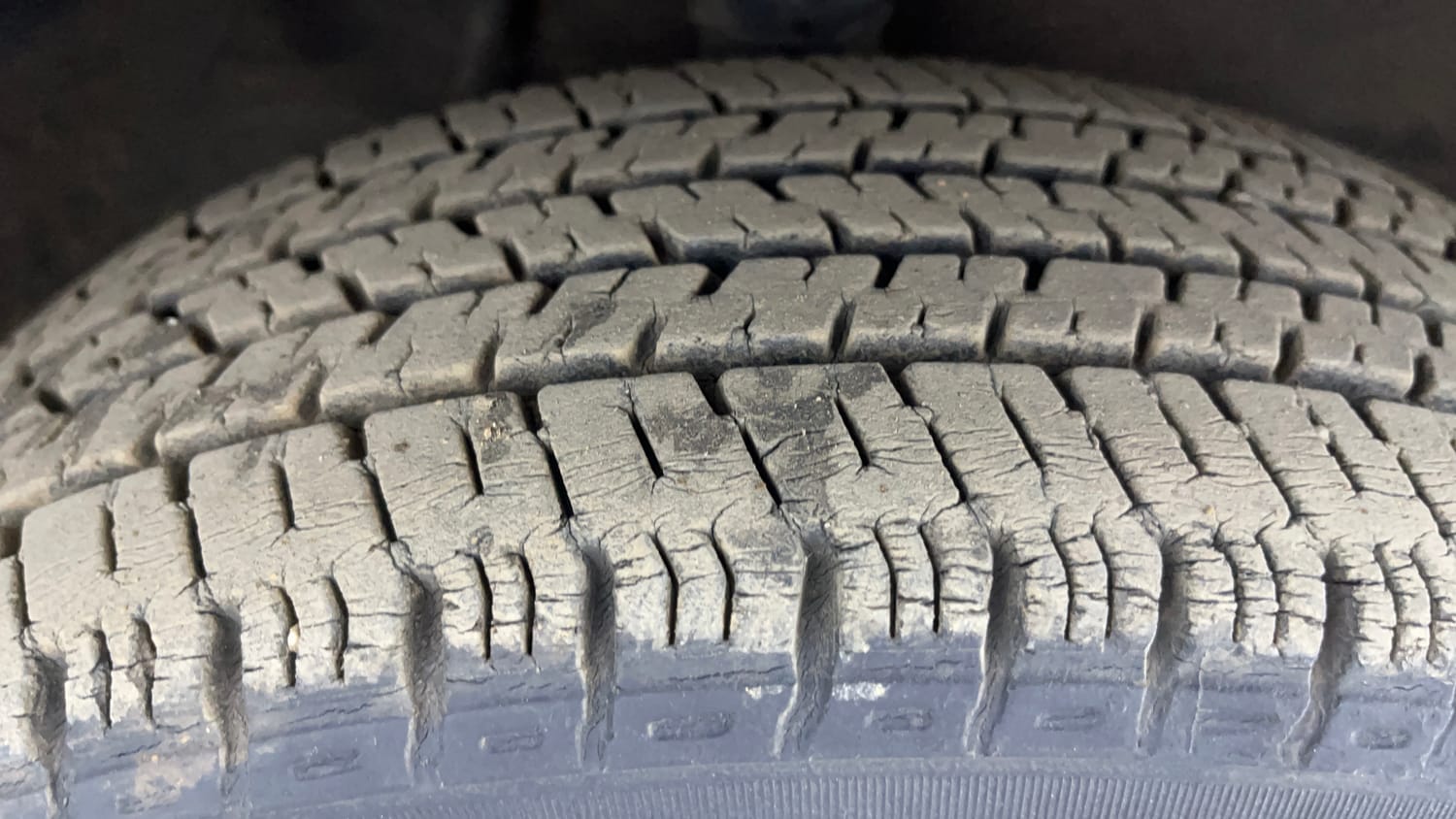 Used 2015 Maruti Suzuki Alto K10 LXi Petrol Manual tyres RIGHT FRONT TYRE TREAD VIEW