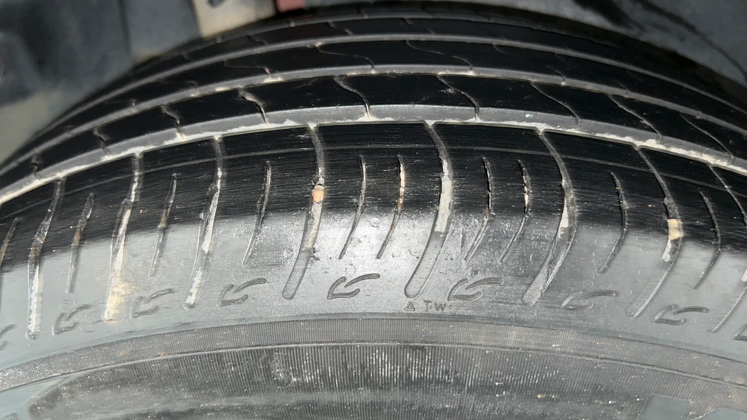 Used 2023 Maruti Suzuki Brezza VXi Petrol Manual tyres RIGHT REAR TYRE TREAD VIEW