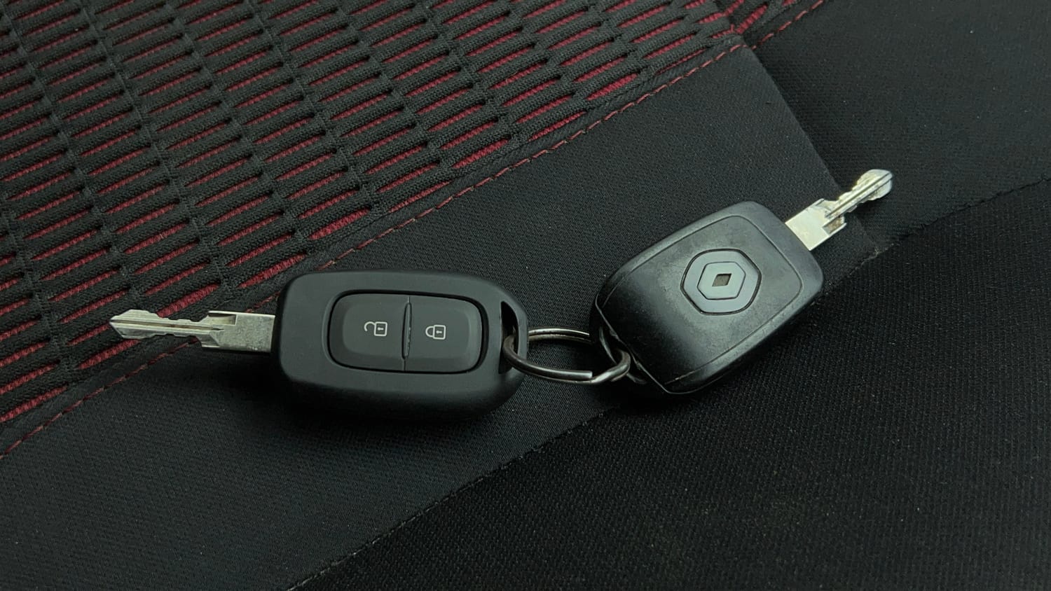 Used 2018 Renault Duster RXS CVT Petrol Automatic extra CAR KEY VIEW