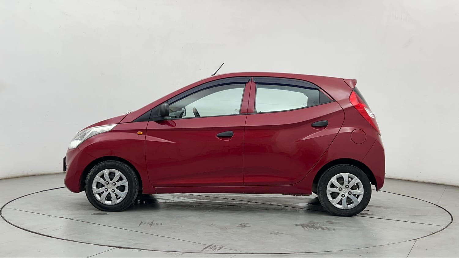 Used 2014 Hyundai Eon Magna + Petrol Manual exterior LEFT SIDE VIEW
