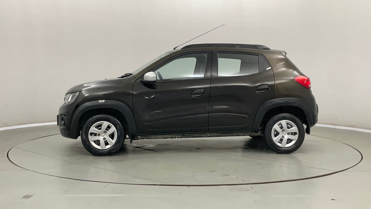 Used 2019 Renault Kwid RXT (O) 1.0 SCE Edition Petrol Manual exterior LEFT SIDE VIEW