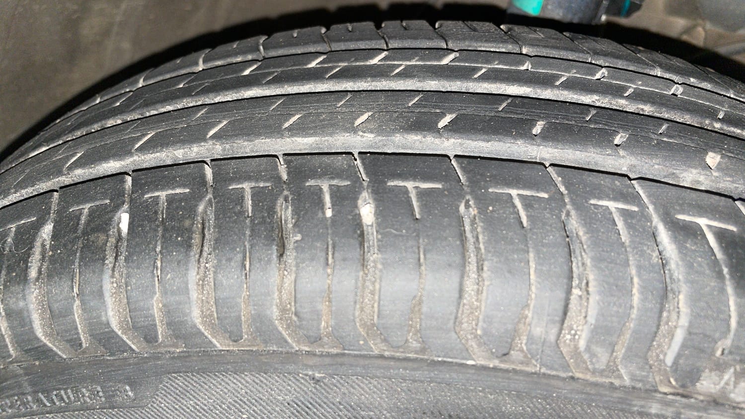 Used 2023 Maruti Suzuki Swift VXi Petrol Manual tyres RIGHT FRONT TYRE TREAD VIEW
