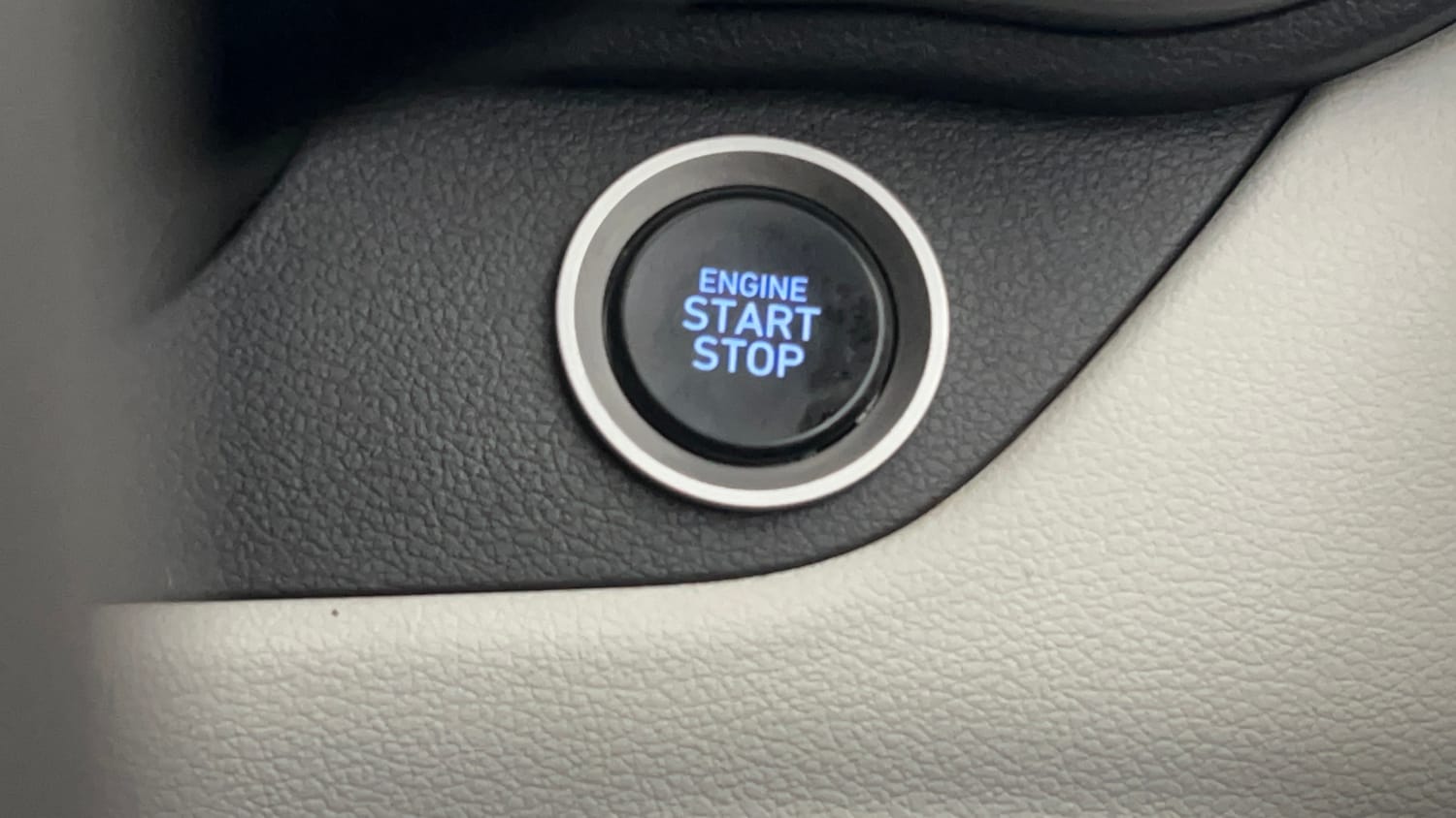 Used 2022 Hyundai Grand i10 Nios Asta 1.2 Kappa VTVT Petrol Manual top_features Keyless start