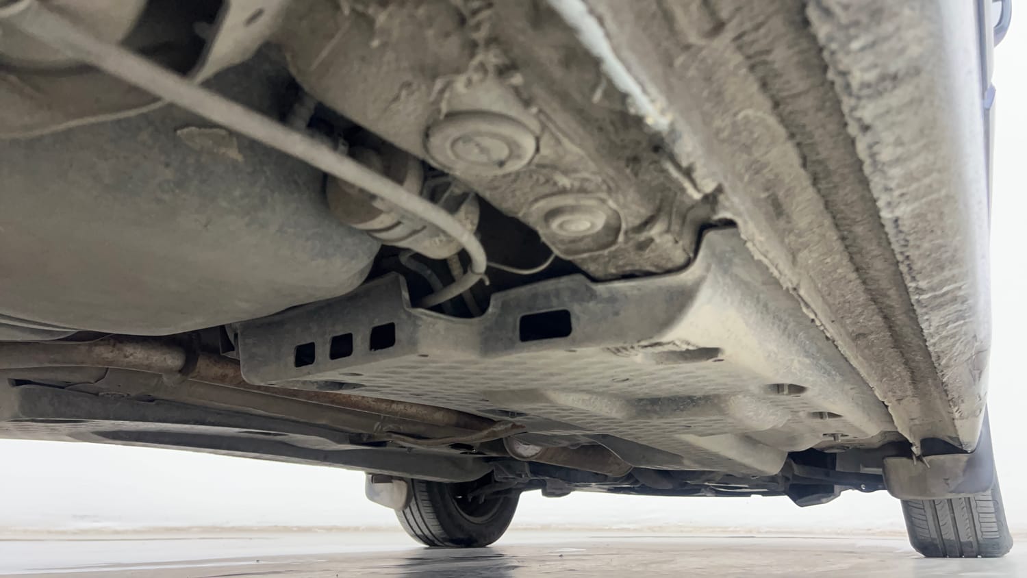 Used 2015 Volkswagen Polo Comfortline 1.2L (P) Petrol Manual extra REAR RIGHT UNDERBODY VIEW