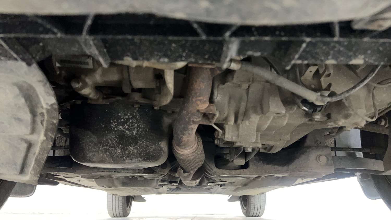 Used 2015 Volkswagen Polo Comfortline 1.2L (P) Petrol Manual extra FRONT LEFT UNDERBODY VIEW