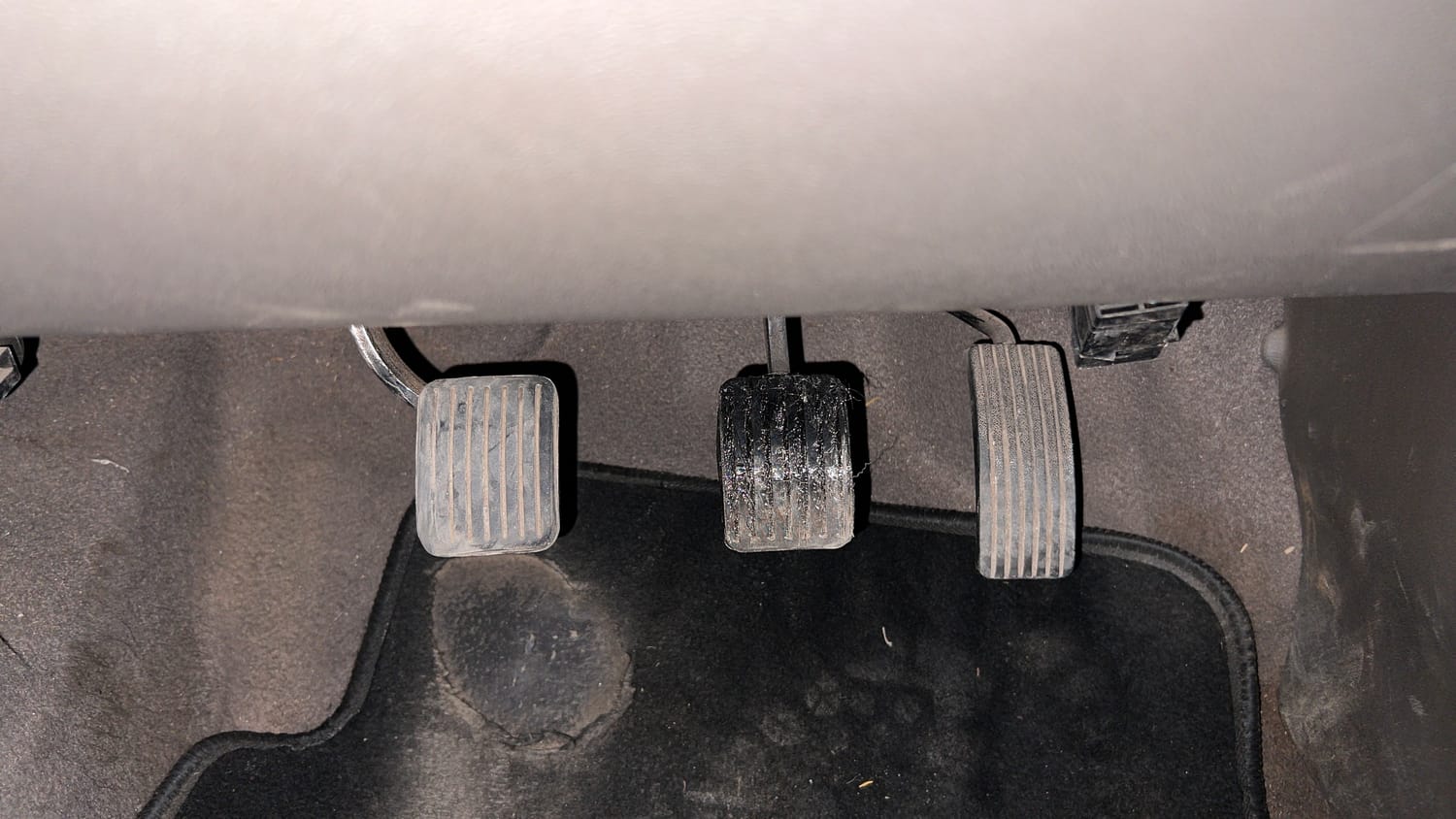 Used 2012 Hyundai i10 Magna 1.1 iRDE2 Petrol Manual interior PEDALS VIEW