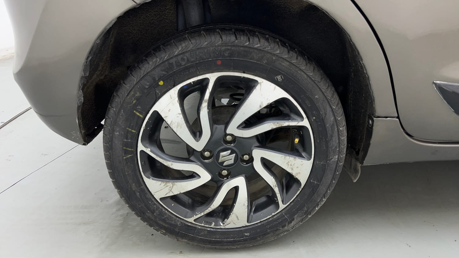 Used 2019 Maruti Suzuki Baleno Alpha Petrol Manual tyres RIGHT REAR TYRE RIM VIEW