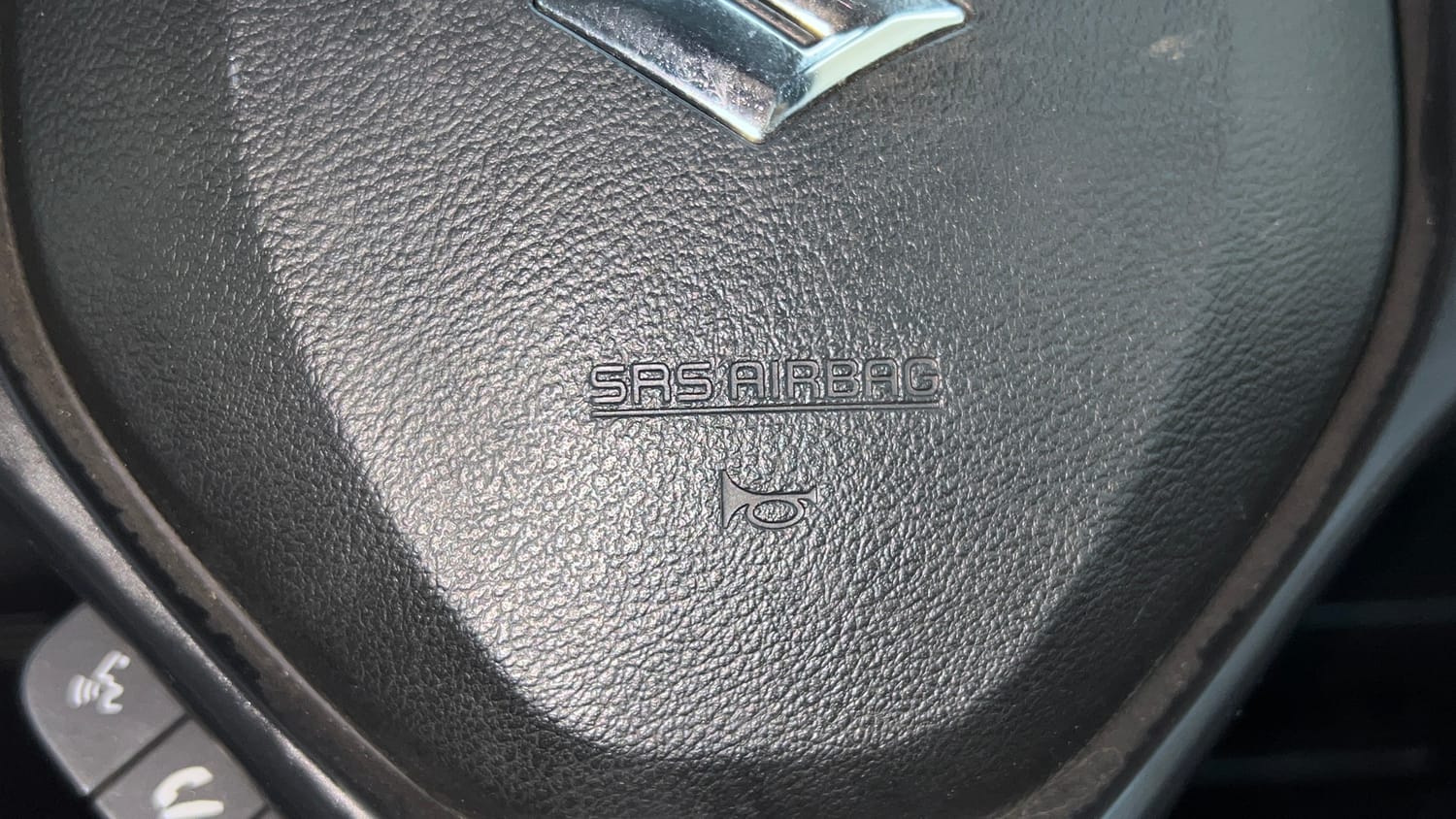 Used 2020 Maruti Suzuki Baleno Zeta Automatic Petrol Automatic top_features Airbags