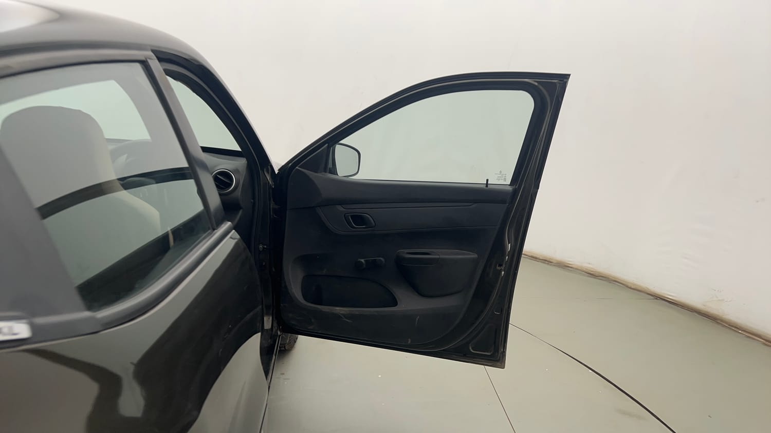 Used 2017 Renault Kwid 1.0 RXL Petrol Manual interior RIGHT FRONT DOOR OPEN VIEW