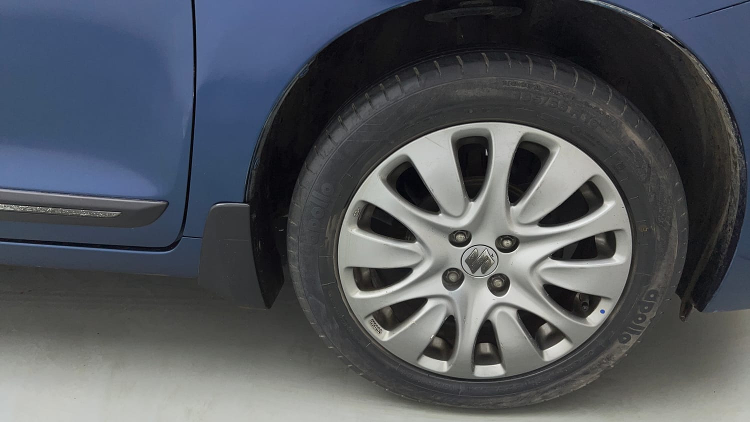 Used 2017 Maruti Suzuki Baleno Alpha 1.2 Petrol Manual tyres RIGHT FRONT TYRE RIM VIEW