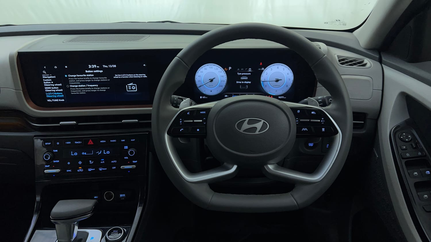 Used 2024 Hyundai Creta 1.5 Turbo Petrol DCT SX(O) Petrol Automatic interior STEERING VIEW