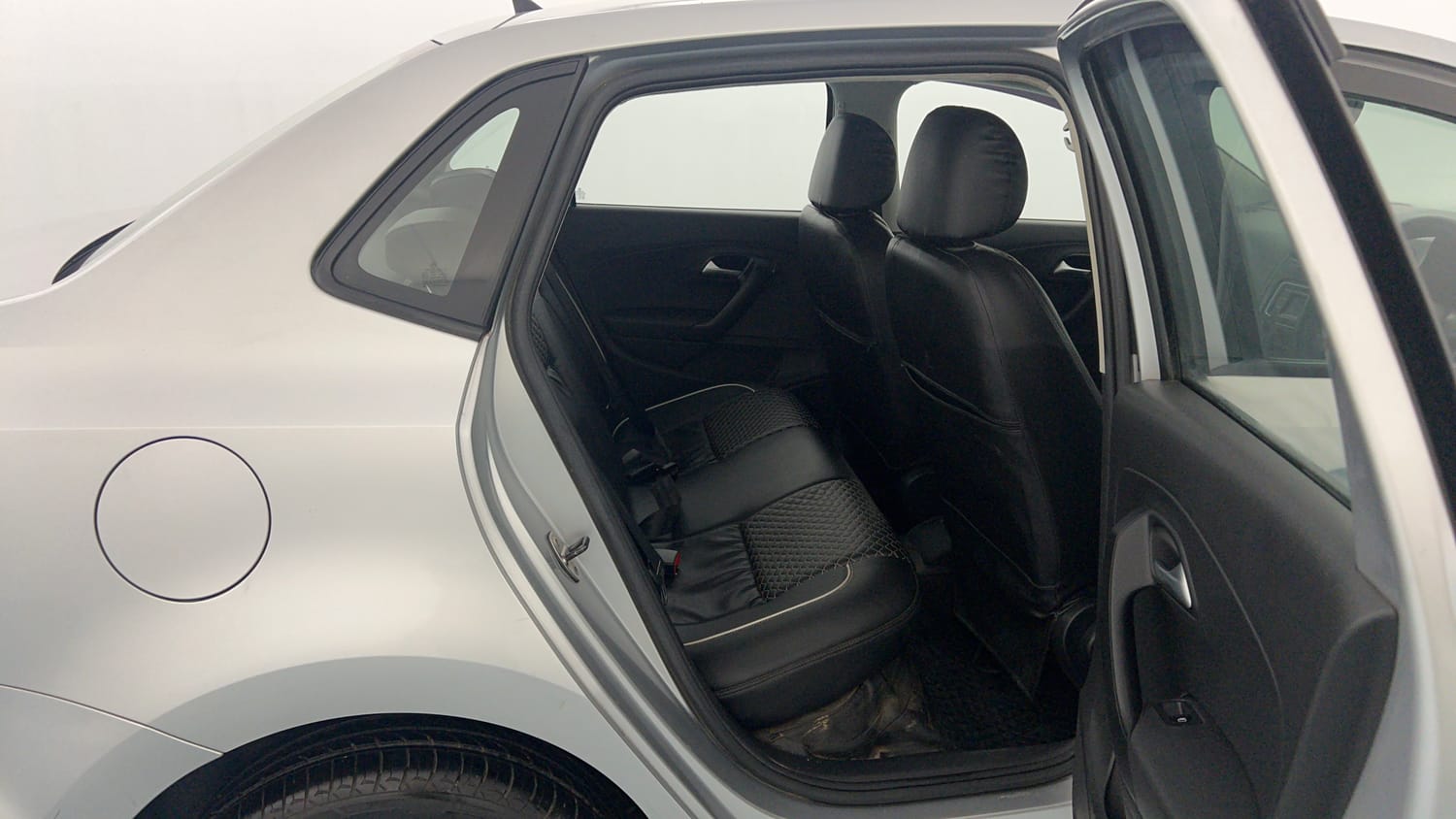 Used 2019 Volkswagen Ameo Comfortline 1.0L (P) Petrol Manual interior RIGHT SIDE REAR DOOR CABIN VIEW