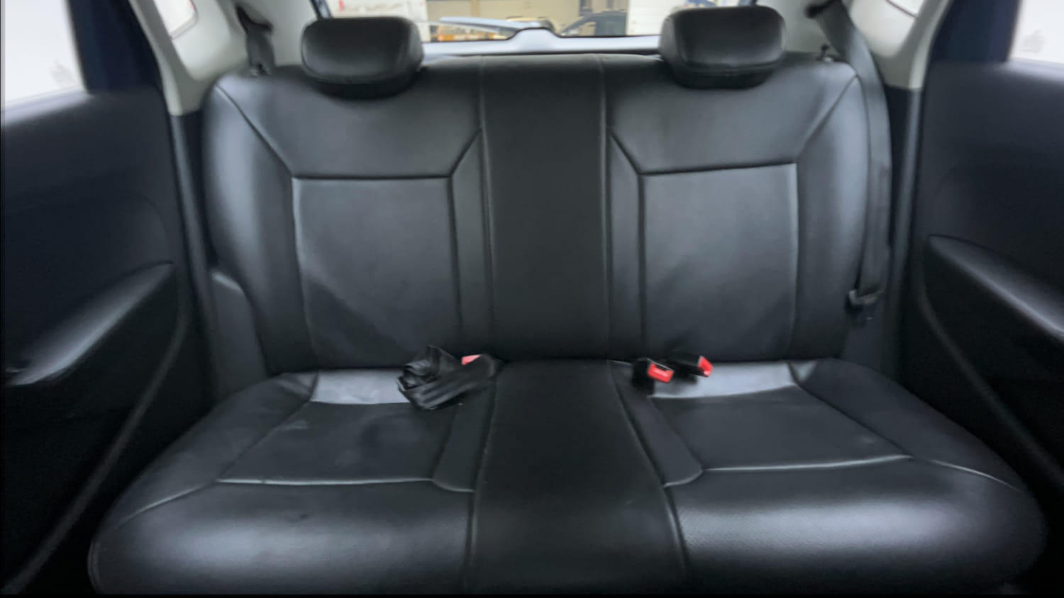 Used 2017 Volkswagen Polo Highline Plus 1.2( P)16 Alloy Petrol Manual interior REAR SEAT CONDITION VIEW