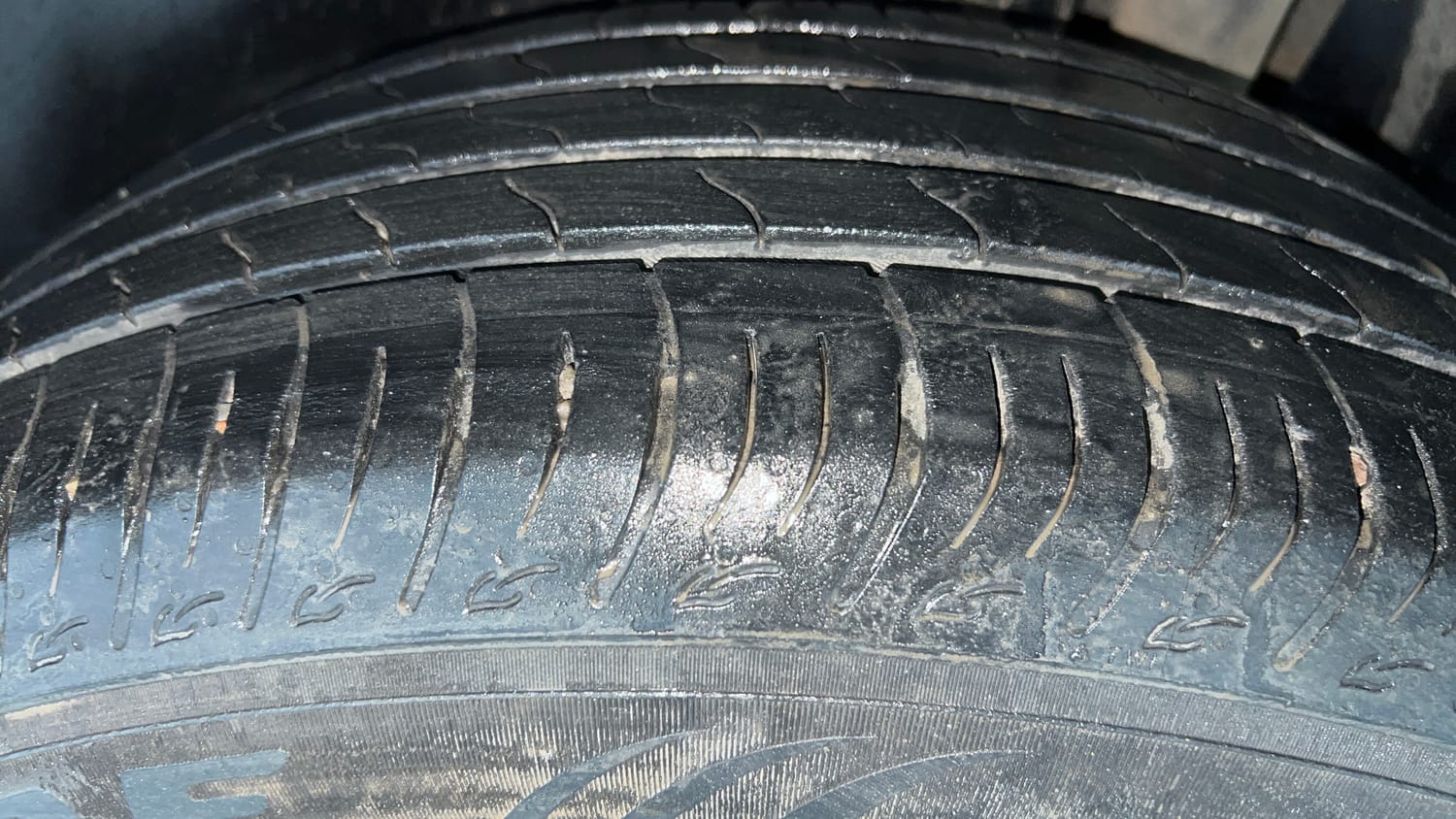 Used 2023 Maruti Suzuki Brezza VXi Petrol Manual tyres LEFT REAR TYRE TREAD VIEW