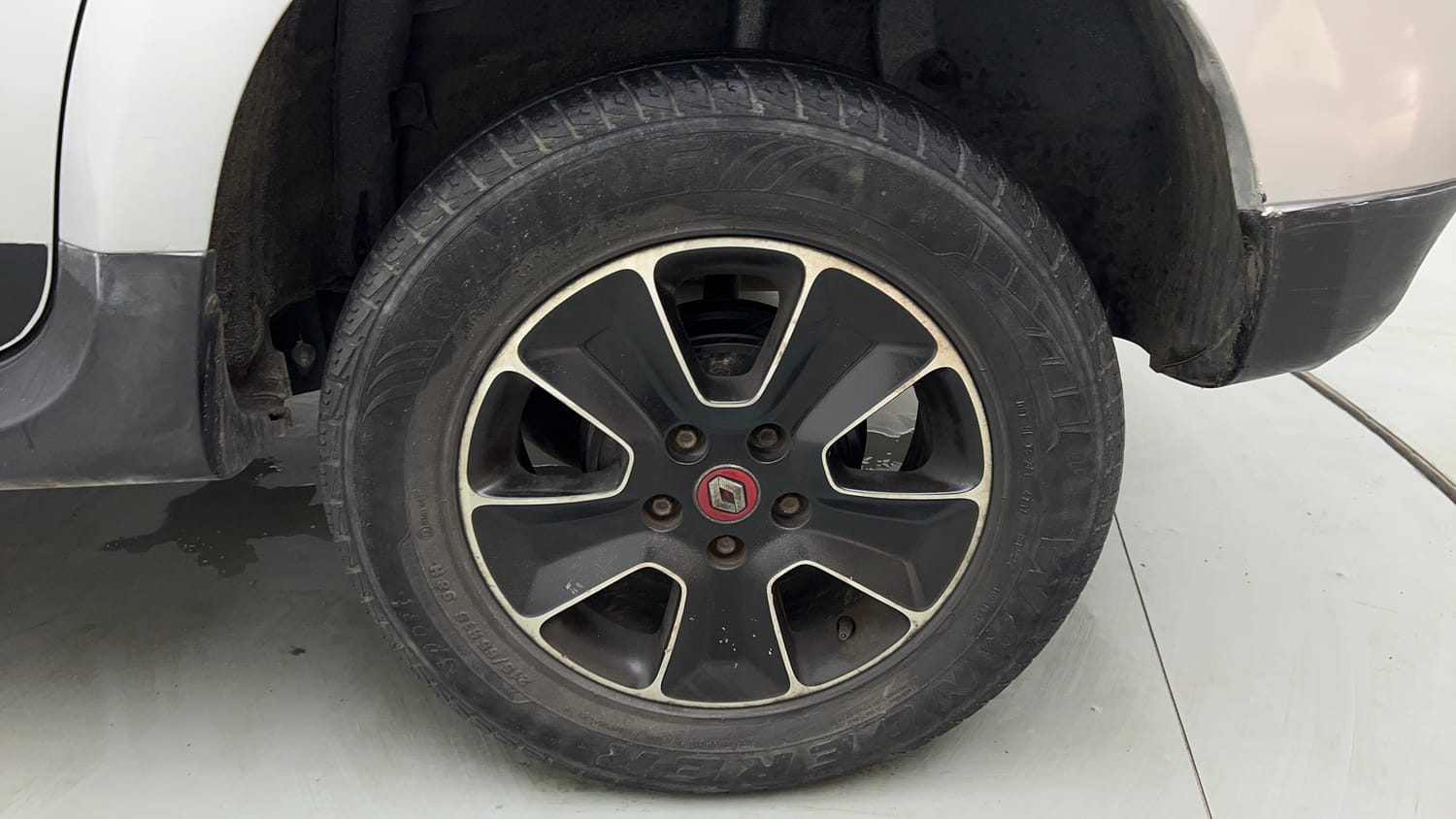 Used 2018 Renault Duster RXS CVT Petrol Automatic tyres LEFT REAR TYRE RIM VIEW