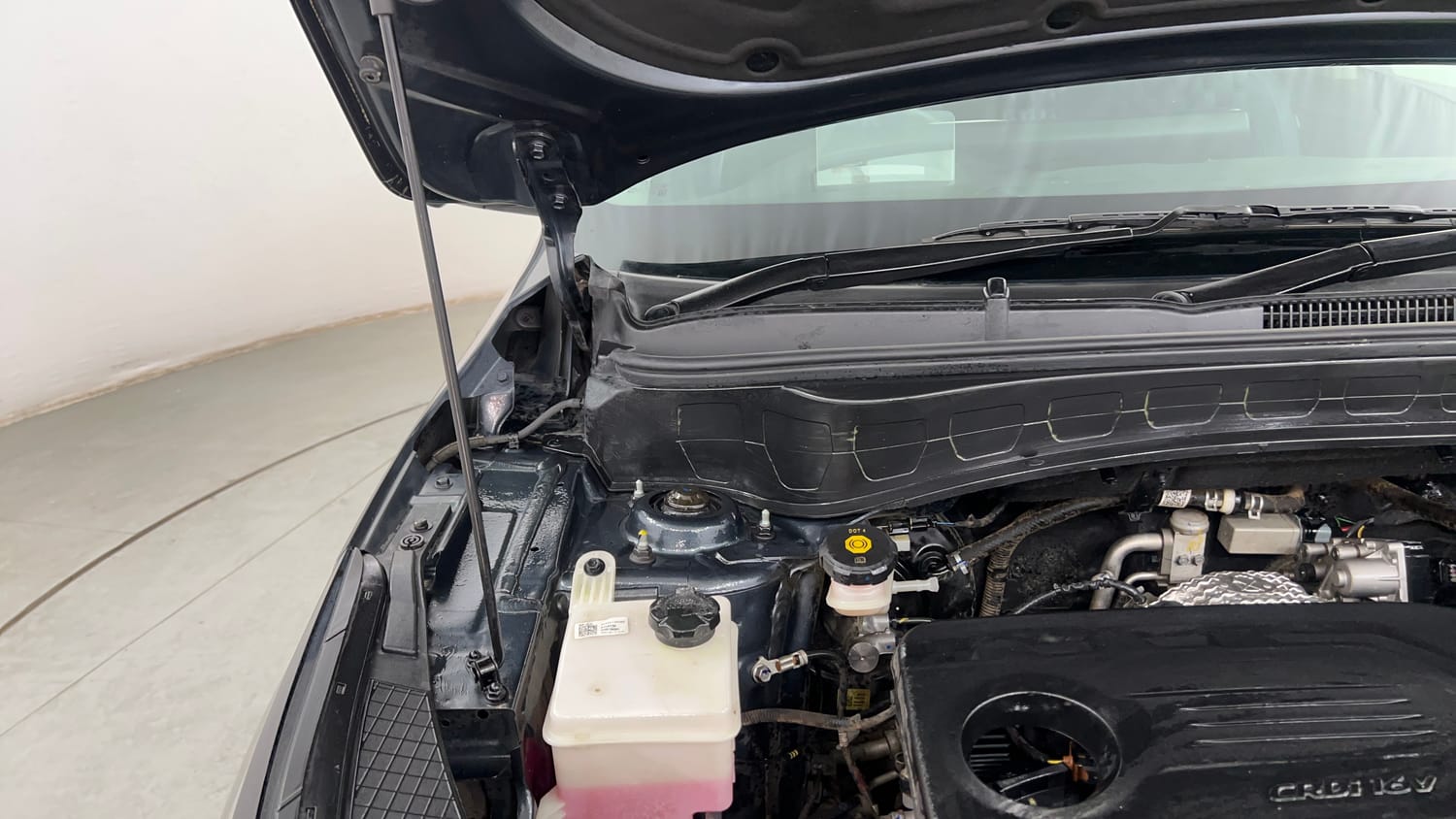 Used 2022 Kia Seltos X Line 1.5 Diesel AT Diesel Automatic engine ENGINE RIGHT SIDE HINGE & APRON VIEW
