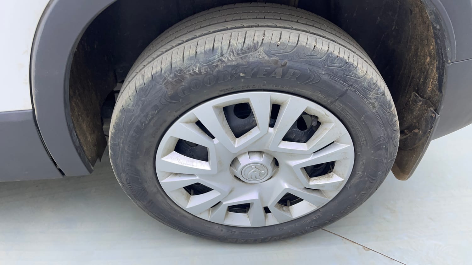 Used 2025 Skoda Kylaq Classic Petrol Manual tyres LEFT REAR TYRE RIM VIEW