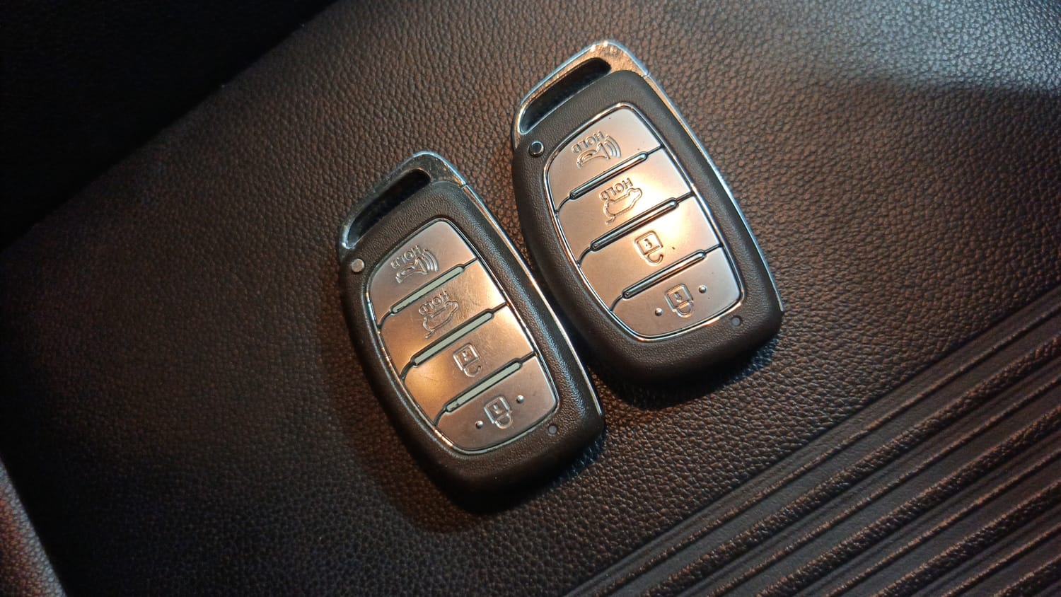 Used 2021 Hyundai i20 Asta 1.0 Turbo DCT Petrol Automatic extra CAR KEY VIEW