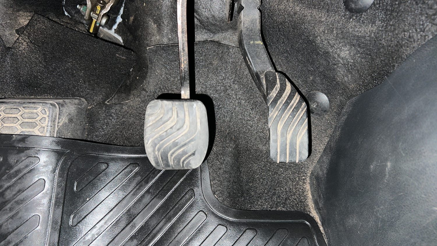 Used 2024 Nissan Magnite XV Premium Turbo CVT Petrol Automatic interior PEDALS VIEW