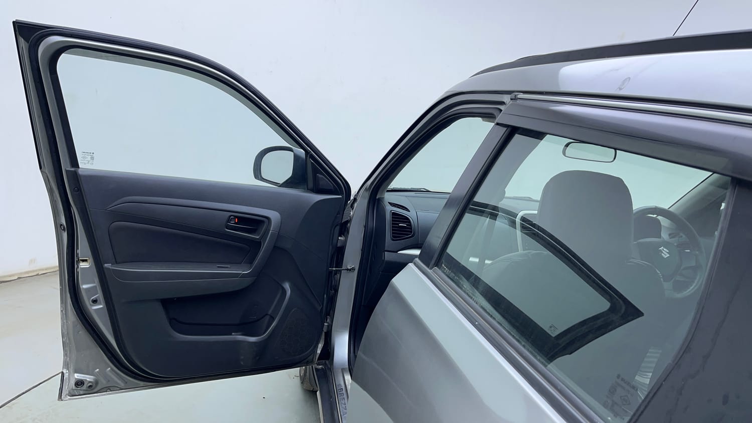 Used 2017 Maruti Suzuki Vitara Brezza VDi (O) Diesel Manual interior LEFT FRONT DOOR OPEN VIEW