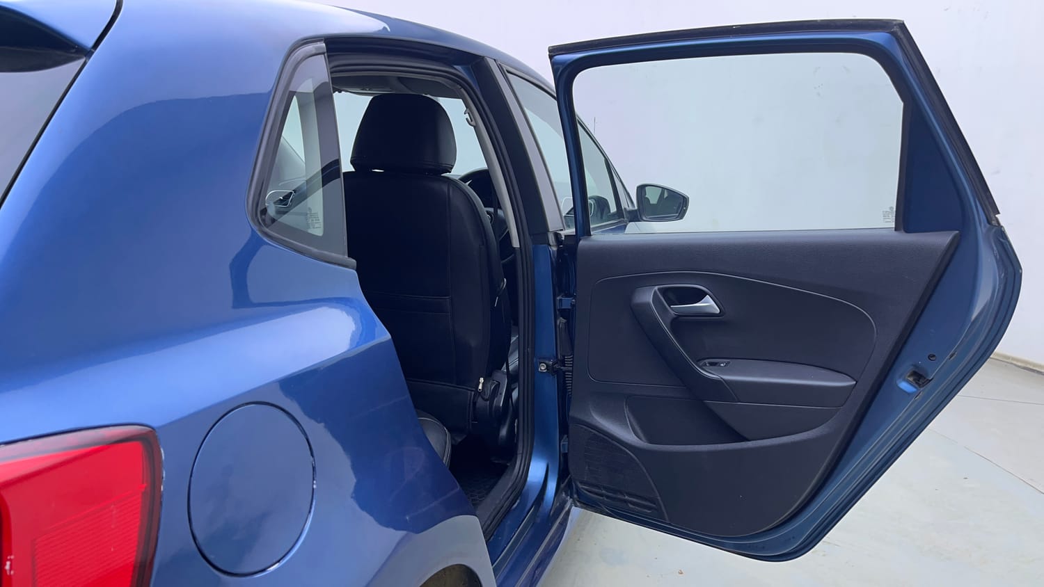 Used 2017 Volkswagen Polo Highline Plus 1.2( P)16 Alloy Petrol Manual interior RIGHT REAR DOOR OPEN VIEW