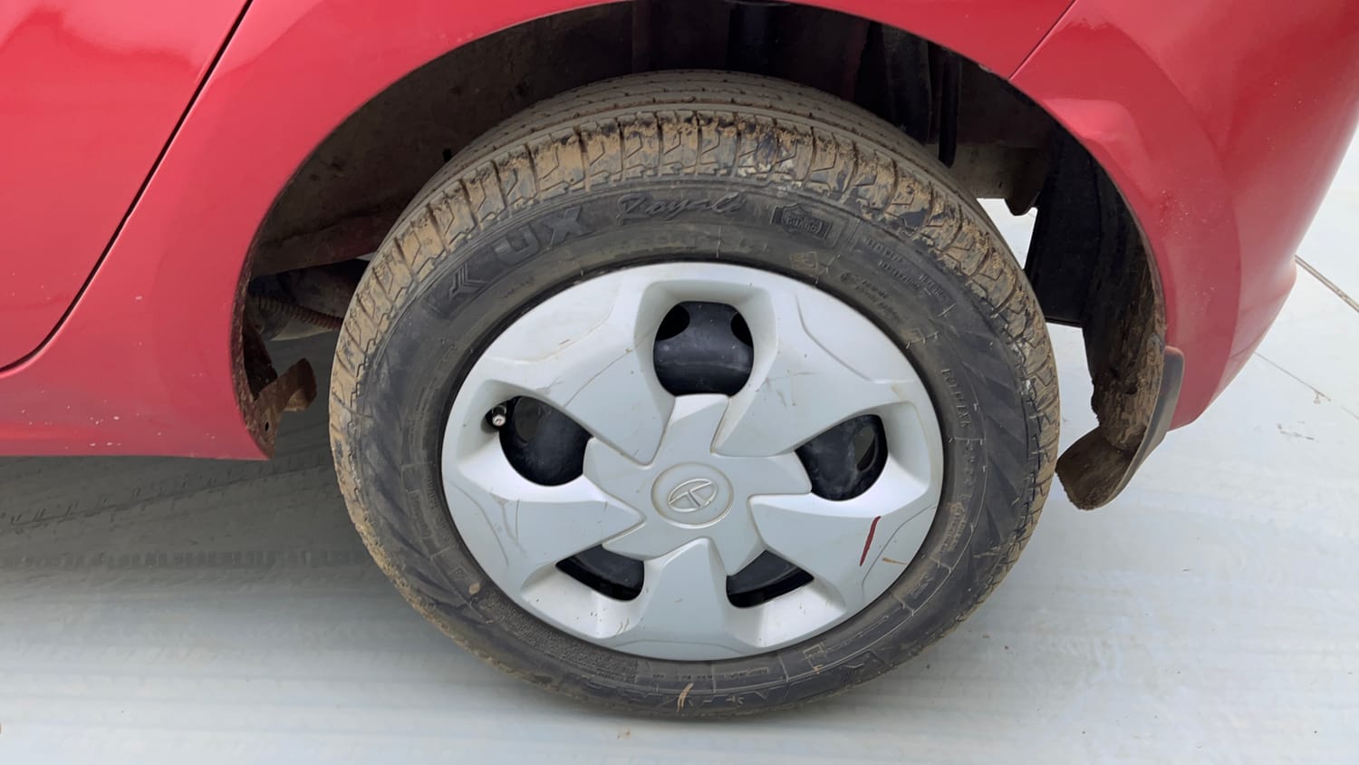 Used 2018 Tata Tiago Revotron XT Petrol Manual tyres LEFT REAR TYRE RIM VIEW