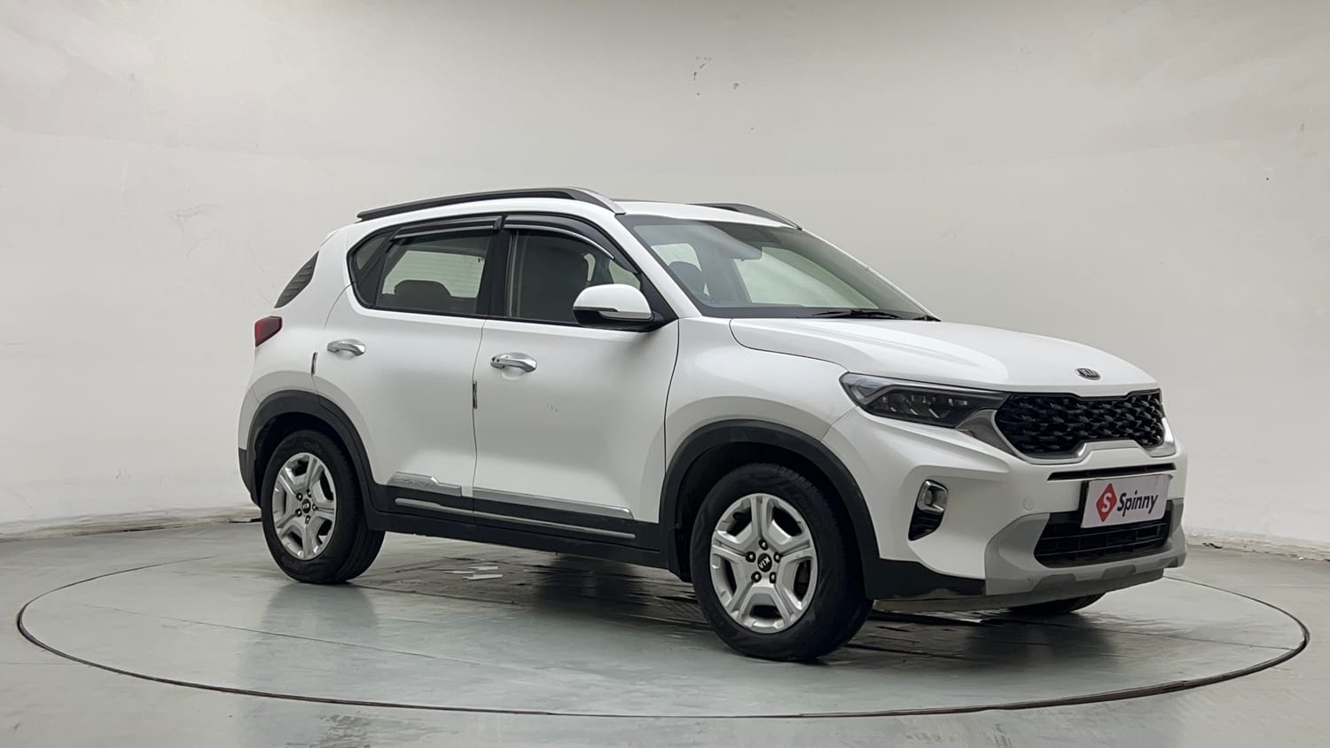 Used 2021 Kia Sonet HTX 1.5 Diesel Manual exterior RIGHT FRONT CORNER VIEW