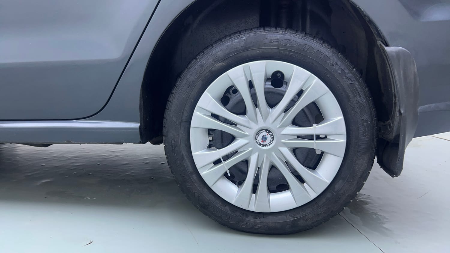 Used 2019 Volkswagen Ameo Comfortline 1.0L (P) Petrol Manual tyres LEFT REAR TYRE RIM VIEW