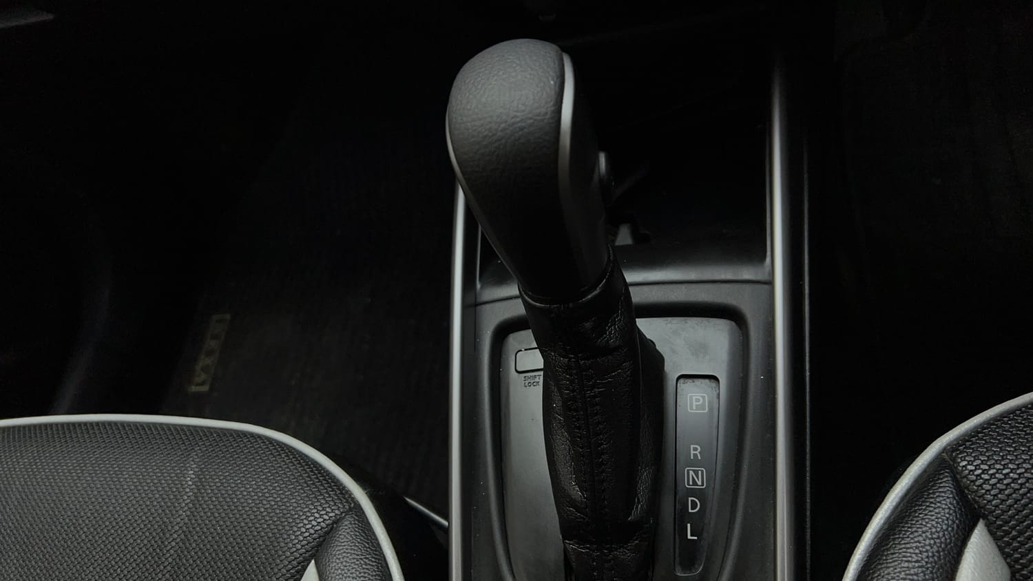 Used 2020 Maruti Suzuki Baleno Zeta Automatic Petrol Automatic interior GEAR  KNOB VIEW