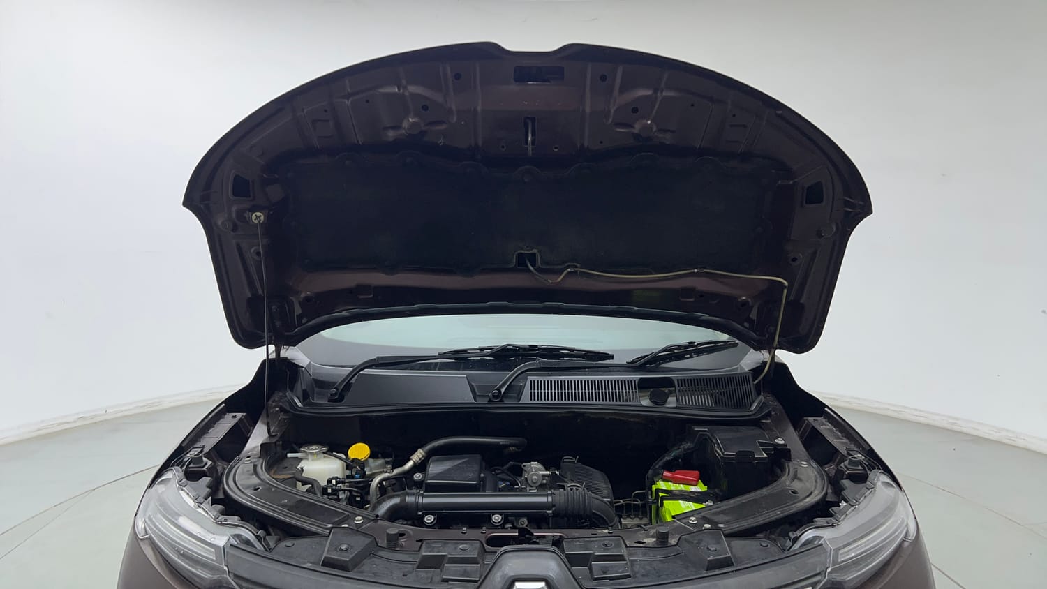 Used 2021 Renault Kiger RXT AMT Petrol Automatic engine ENGINE & BONNET OPEN FRONT VIEW
