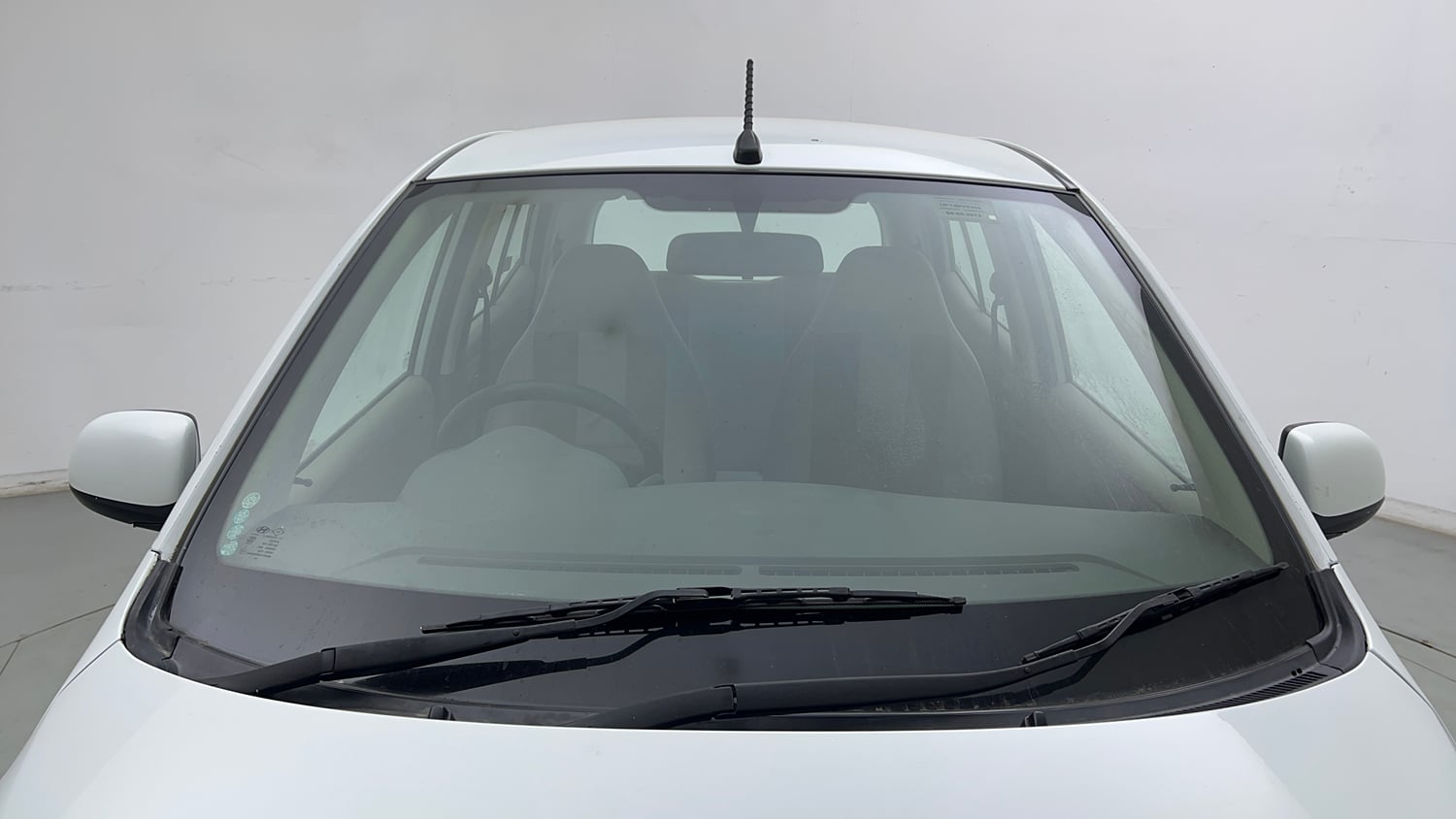 Used 2013 Hyundai i10 Magna 1.1 iRDE2 Petrol Manual exterior FRONT WINDSHIELD VIEW